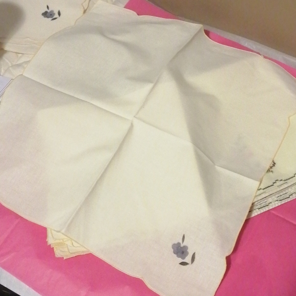 Vintage cloth napkins, sets if 6 - Picture 5 of 7